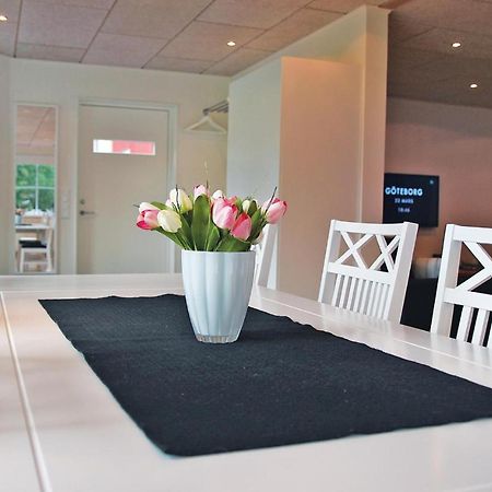 2 Bedroom Cozy Apartment In Habo Mullsjo Luaran gambar
