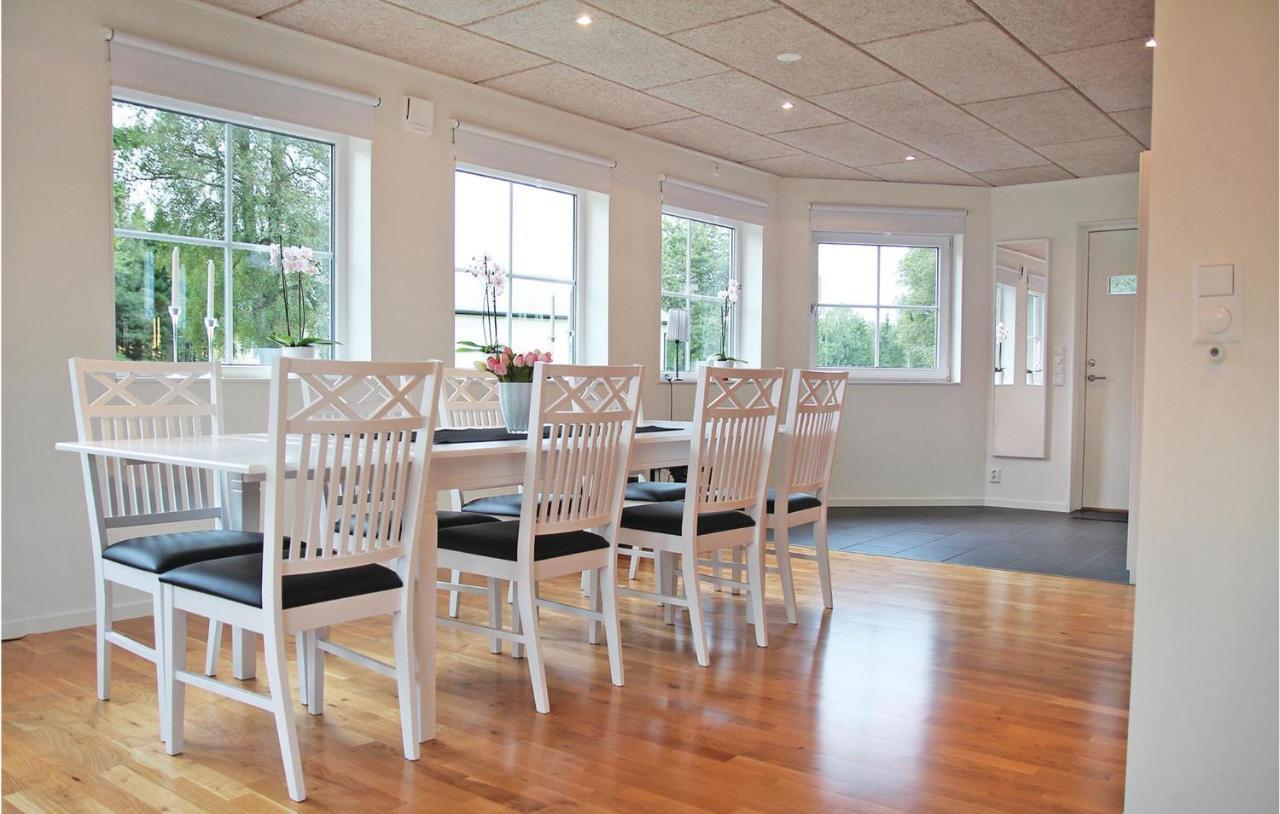 2 Bedroom Cozy Apartment In Habo Mullsjo Luaran gambar