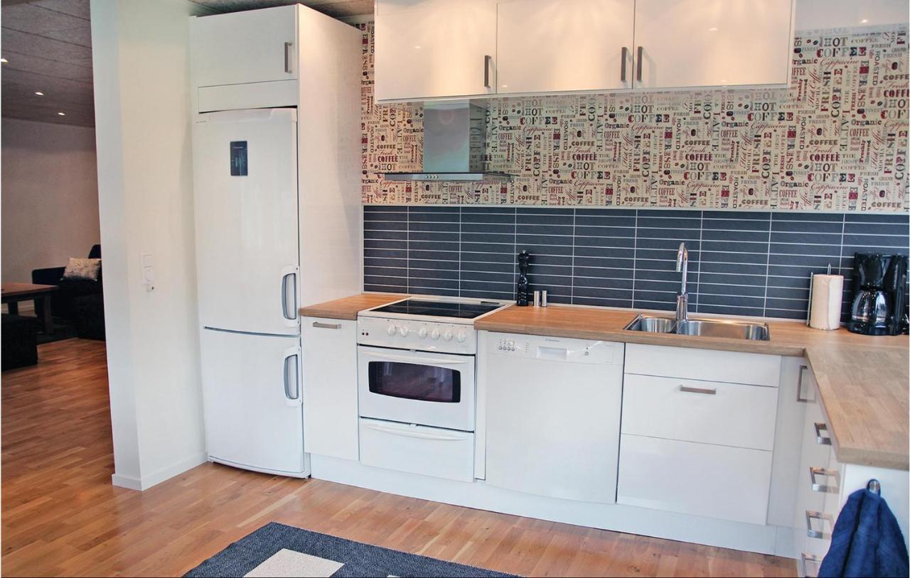 2 Bedroom Cozy Apartment In Habo Mullsjo Luaran gambar