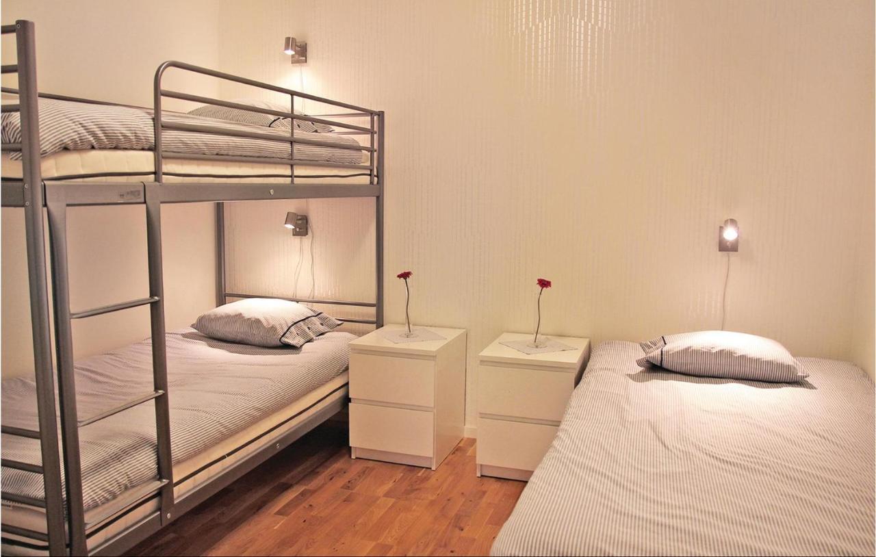 2 Bedroom Cozy Apartment In Habo Mullsjo Luaran gambar