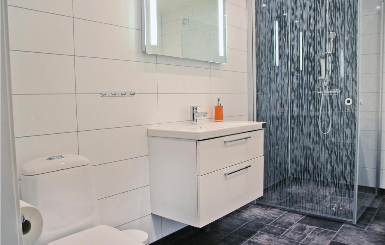 2 Bedroom Cozy Apartment In Habo Mullsjo Luaran gambar